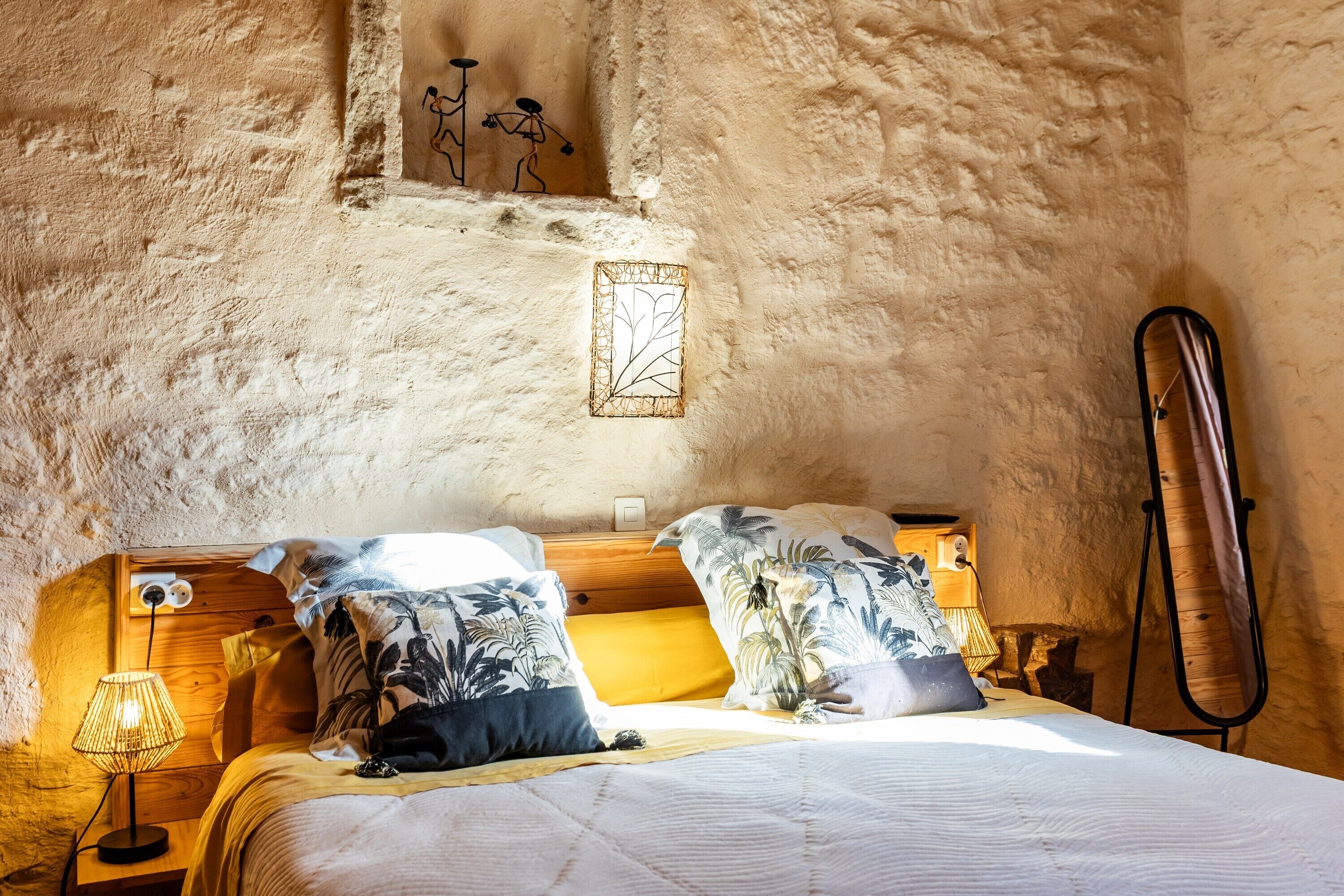 1 bedroom, iron/ironing board, bed sheets