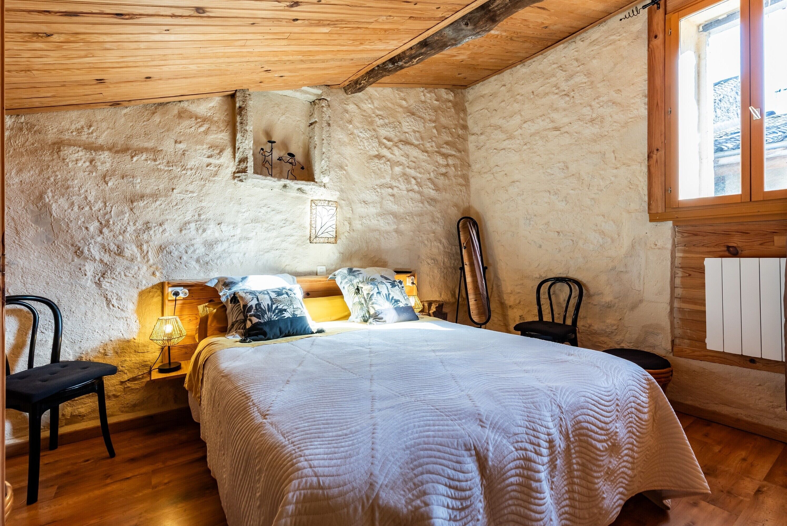 1 bedroom, iron/ironing board, bed sheets