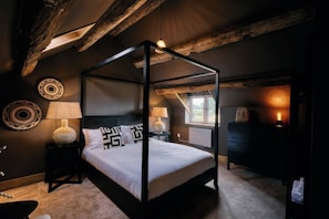 3 chambres, fer et planche à repasser, accès à Internet, literie fournie