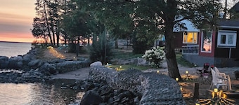 Cabina frente al mar en el lago Superior para 7 personas o más