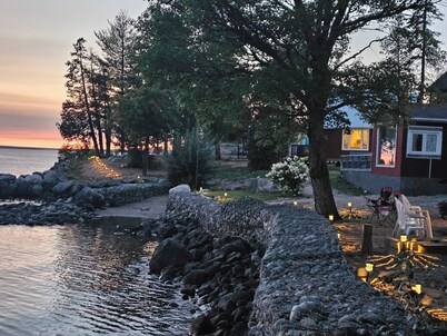 Waterfront Cabin on Lake Superior sleeps 7 plus ppl