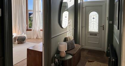 Carmona Bank , Dunoon - sleeps 8 guests, dog friendly