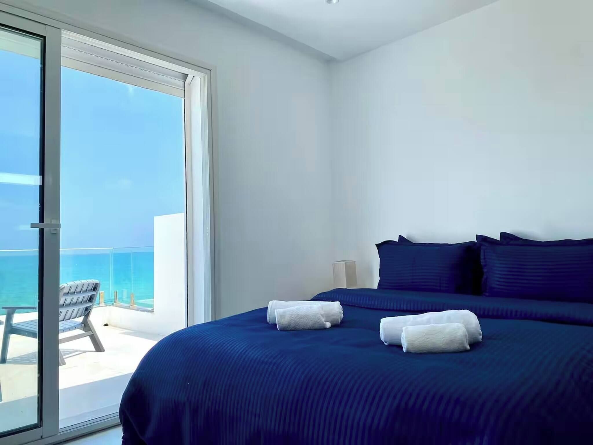 4 bedrooms, iron/ironing board, internet, bed sheets