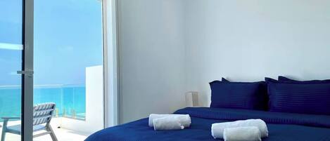 4 bedrooms, iron/ironing board, internet, bed sheets