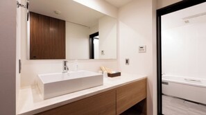 Hair dryer, towels - Superior Twin Room for 2 people | Yoin Hotel Kyo / Kyoto City Kyōto (Kyoto City)