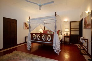Comfort Double Room, Garden View | Free WiFi - Oak Villa Walawwa Galle (Galle)