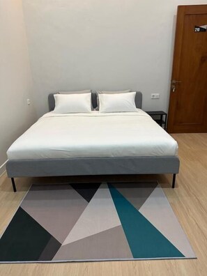 Deluxe Double Room | Free WiFi, bed sheets - Cendhani Raras Gallery (Depok)