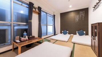 1 bedroom, desk, internet, bed sheets