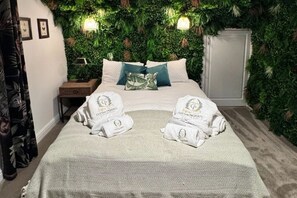 7 Schlafzimmer, Bügeleisen/Bügelbrett, WLAN, Bettwäsche