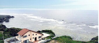 Nonsmoking Resort inn on the beachfront of Okin / Oshima County Kagoshima