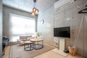 TV - Quiet and spacious 1LDK | Namba 1 Station | 24hour self checkin | Maximum 5 people / Naniwa Ward, Osaka City Ōsaka (Naniwa Ward, Osaka City)