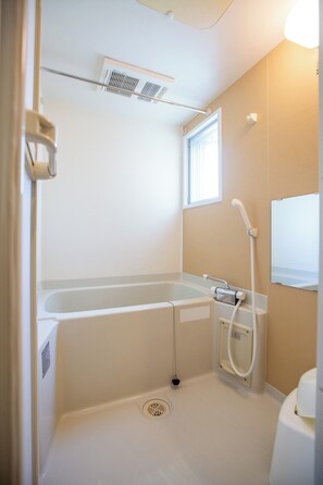 Hair dryer, towels - Quiet and spacious 1LDK | Namba 1 Station | 24hour self checkin | Maximum 5 people / Naniwa Ward, Osaka City Ōsaka (Naniwa Ward, Osaka City)