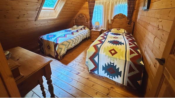 Desk, free WiFi, bed sheets - Limited to one group per day Near Lake Yamanaka / Minamitsuru District Yamanashi (Minamitsuru District)