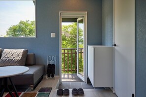 Living area - Sauna BBQ and bonfires in this outdoor villa for / Minamitsuru District Yamanashi (Minamitsuru District)