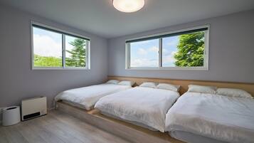 3 quartos, escrivaninha, ferros/tábuas de passar roupa