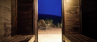 Sauna BBQ and bonfires in this outdoor villa for / Minamitsuru District Yamanashi