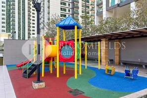 Children’s area - Bloomfields Iconic 1Br In Marina (Abu Dhabi)