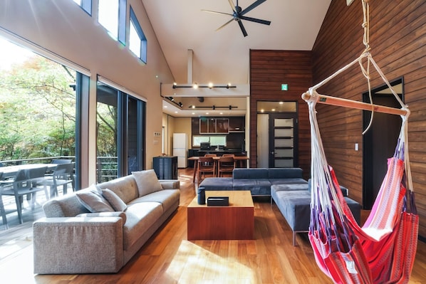 TV - A rental house nestled in the vast forest of Karui / Kitasaku District Nagano (Kitasaku District)