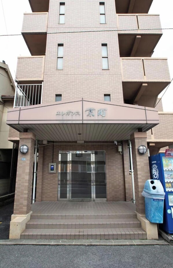 Immagine non classificata, 1 di 15, pulsante