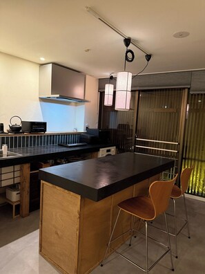 Billede uden beskrivelse, 3 af 16, knap