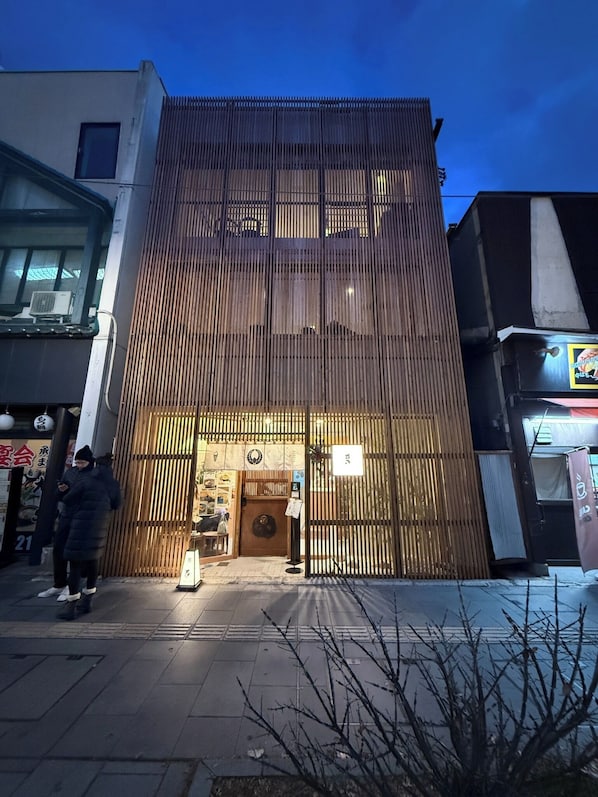 Billede uden beskrivelse, 1 af 16, knap