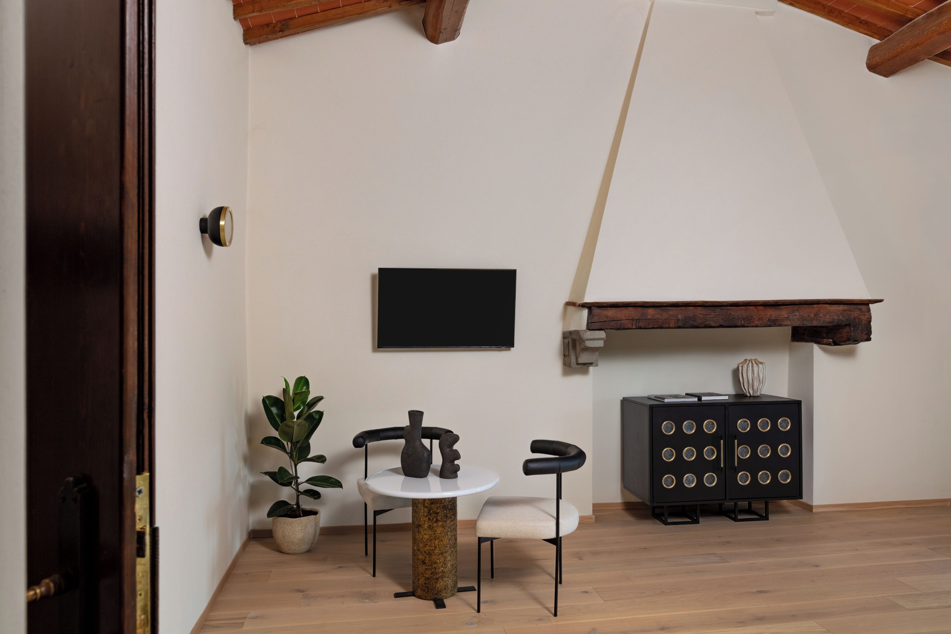Zimmersafe, Verdunkelungsvorhänge, schallisolierte Zimmer