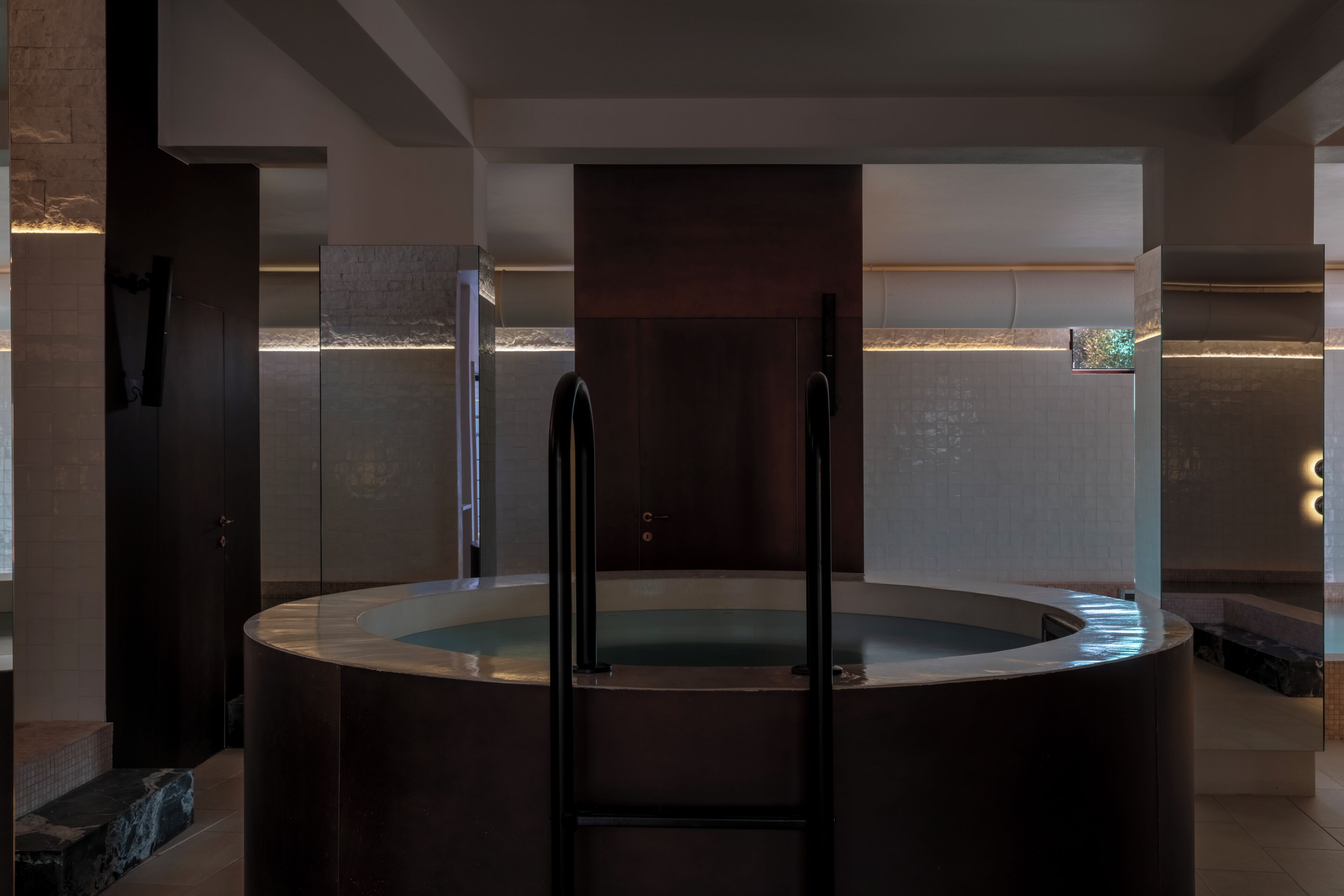 Utendørs behandlingsområde, tyrkisk bad/hamam og kroppsbehandlinger