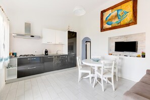 Interior - With private terrace, 50m from the sea (Castelsardo)