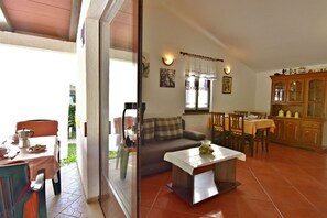 Apartment, 1 Bedroom, Patio, Garden View | Dining room - Garden Apartment in Umag (Umag)