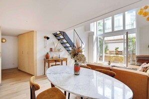 Unclassified image, 4 of 18, button - Beautiful Duplex 1BR/2P - Belleville (Paris)