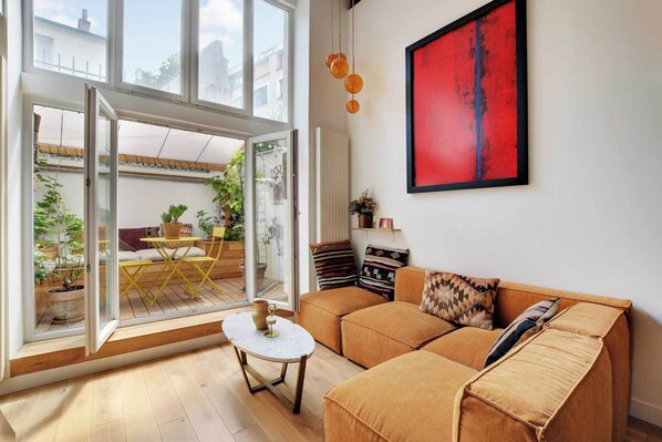 Unclassified image, 1 of 18, button - Beautiful Duplex 1BR/2P - Belleville (Paris)