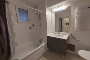 Bathroom - Sunny retreat by the terrace gate (Ondres)