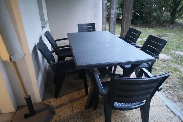 Outdoor dining - Sunny retreat by the terrace gate (Ondres)