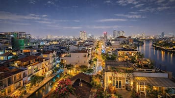 Habitación doble Premium, tina | Escritorio, espacio para trabajar con laptop y wifi gratis