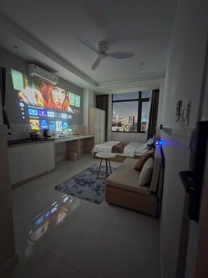 Premier Double Room | Minibar, desk, laptop workspace, free WiFi - 1001 Stars (Ho Chi Minh City)