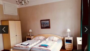 2 Schlafzimmer, BĂŒgeleisen/BĂŒgelbrett, WLAN, BettwĂ€sche