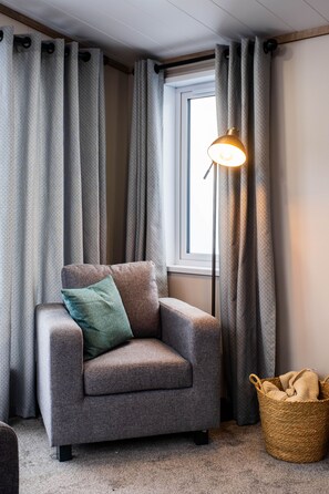 TV, fireplace - Kingsdale Lodge 15 - sleeps 4 guests  in 2 bedrooms (St Andrews)
