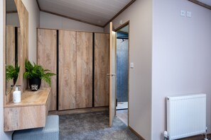 Hair dryer, towels - Kingsdale Lodge 15 - sleeps 4 guests  in 2 bedrooms (St Andrews)