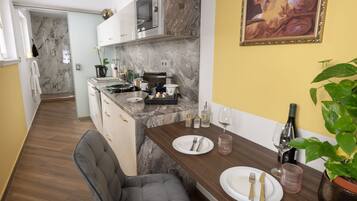 Microwave, stovetop, dishwasher