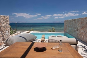 屋外ダイニングエリア