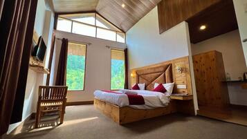 Superior Double Room, Balcony, Mountain View | Desk, free WiFi, bed sheets