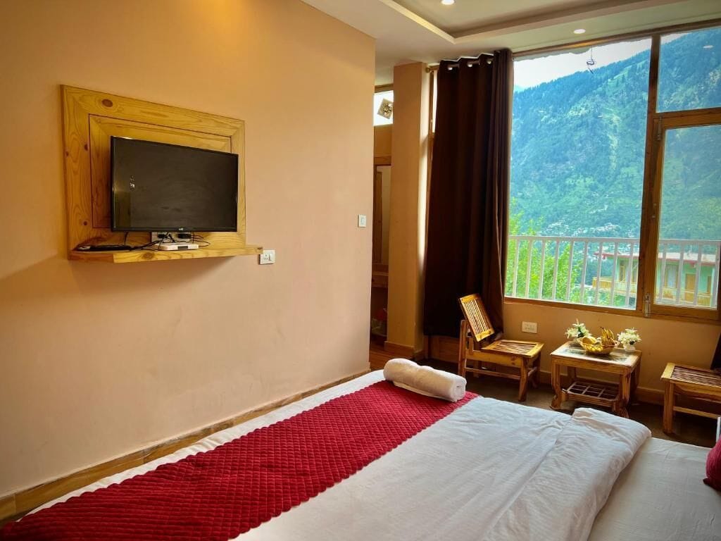 مكتب وواي فاي مجانًا وملاءات أسرّة