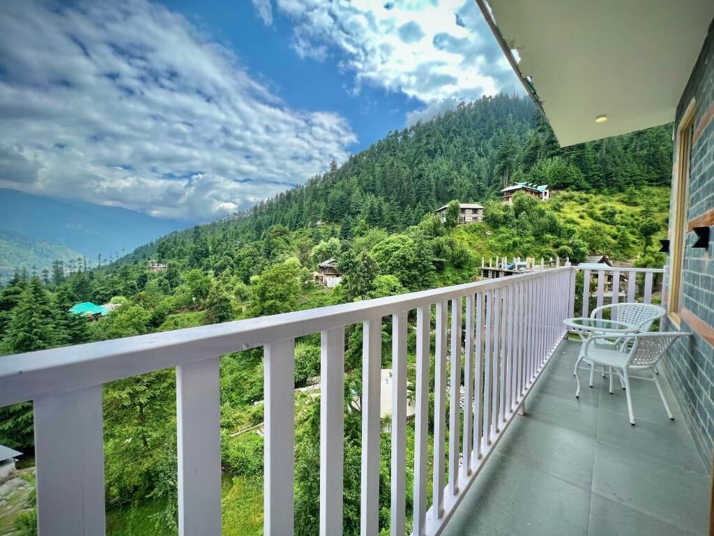 مكتب وواي فاي مجانًا وملاءات أسرّة