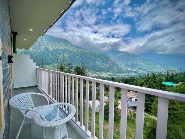 Superior Double Room, Balcony, Mountain View