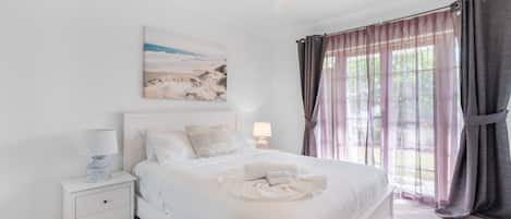 4 chambres, fer et planche à repasser, accès Internet, draps fournis