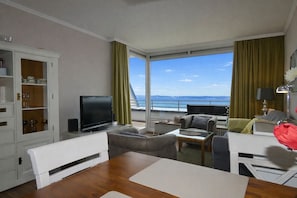 Tv, dvd-spelare och en stereo