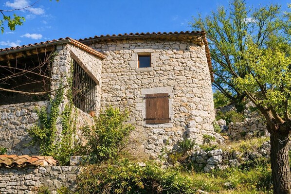 Nicht klassifiziertes Bild, 1 von 12, Schaltfläche