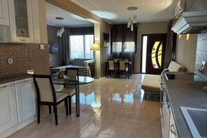 Dining - Gavrilis apartments: Deluxe One-Bedroom Apartment (Nenita)