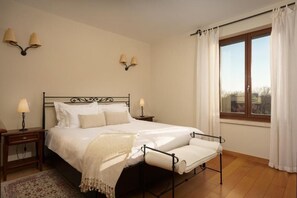 Két bảo mật tại phòng, phòng cách âm, bàn ủi/dụng cụ ủi quần áo