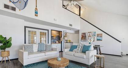 Bay Breeze Escape • Waterfront • Sleeps 9